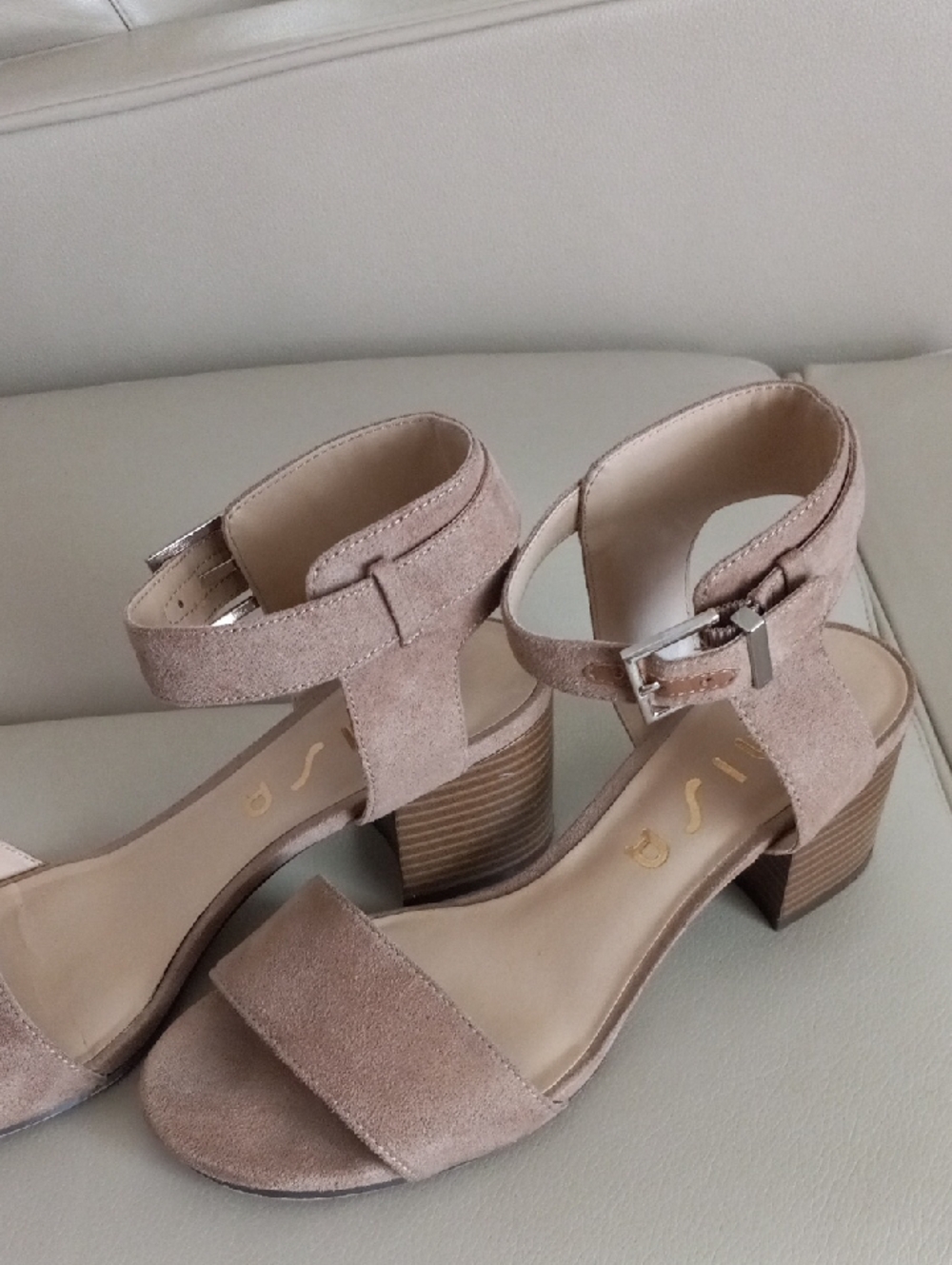 Unisa Tan Suede Ankle-Strap Block Heel Sandals Size 6.5M